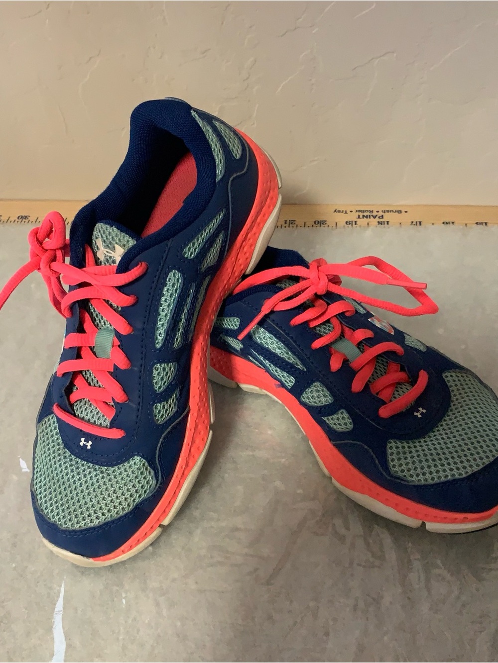 Under Armour Athletic Sneakers youth in Navy, Teal & Hot Pink size 4.5